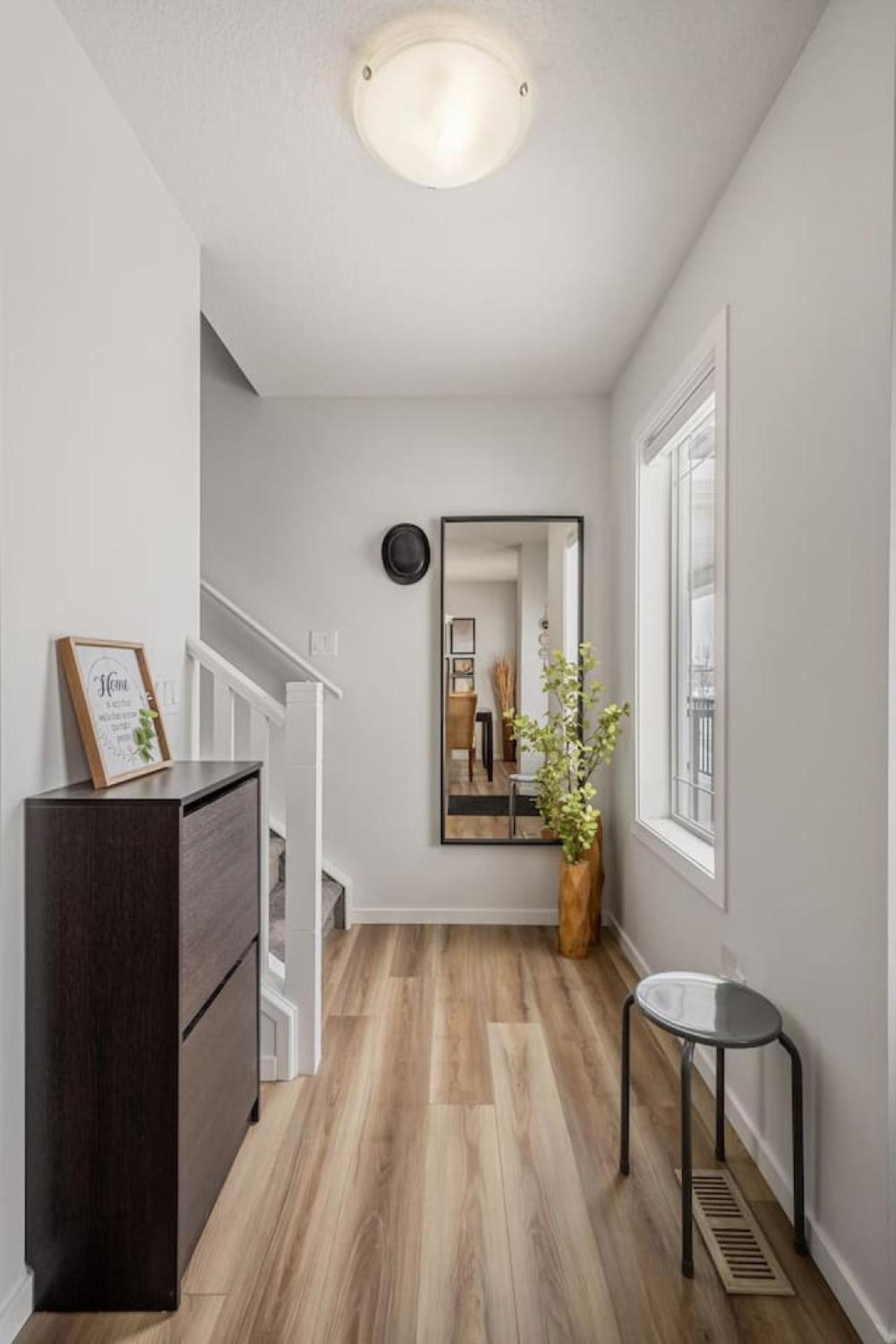 Top Rated Home With Private Garage, Near Airport, Free Banff Pass, Netflix, Sleeps 8 YYC Buitenkant foto